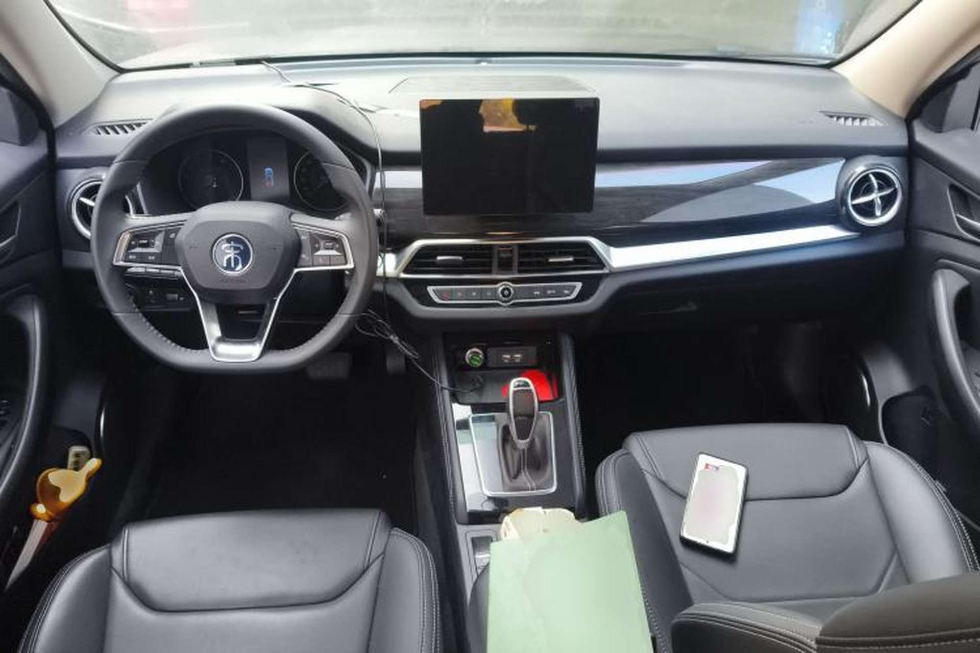 Used BYD Song 2021 Classic Edition 1.5T Automatic Elite Model Center Console