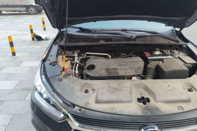 Used BYD Song 2021 Classic Edition 1.5T Automatic Elite Model Engine Bay Right