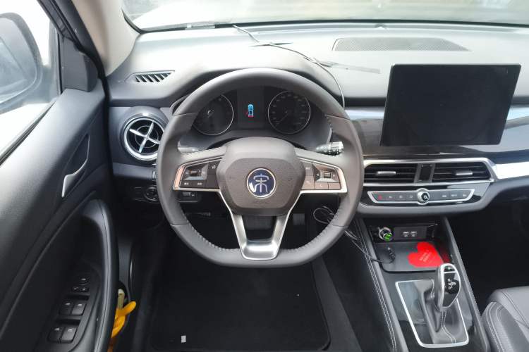 Used BYD Song 2021 Classic Edition 1.5T Automatic Elite Model Steering Wheel
