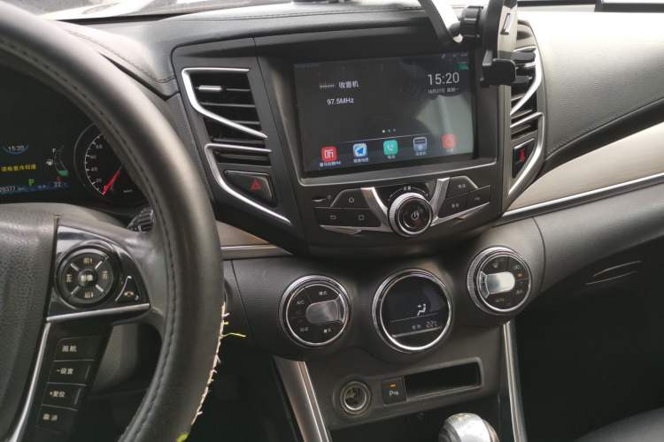 Used BYD Song 2016 GaiShi Edition 1.5TID Automatic Elite Model Audio And AC Panel