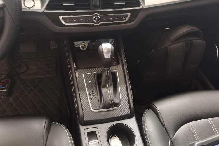 Used BYD Song 2019 1.5TI Automatic Smart Connect Luxe Version Gear Lever
