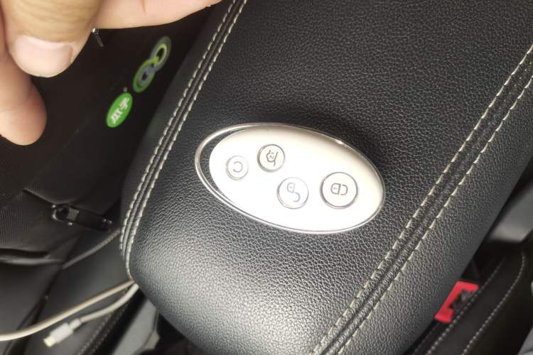 Used BYD Song 2019 1.5TI Automatic Smart Connect Luxe Version Interior 1