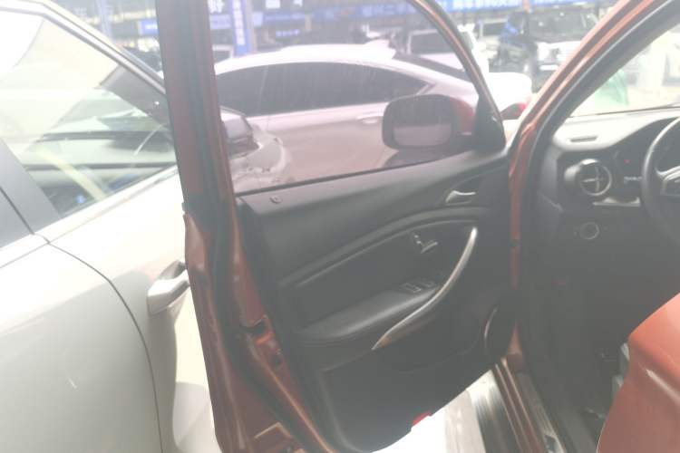 Used BYD Song 2019 1.5TI Automatic Smart Connect Luxe Version Interior 7