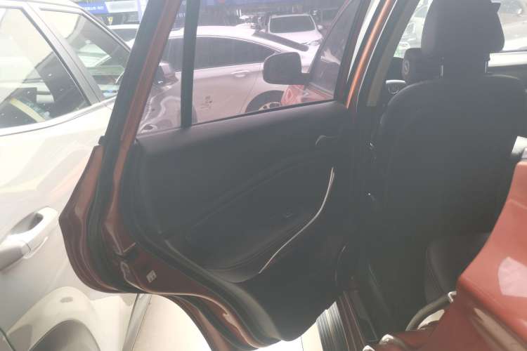 Used BYD Song 2019 1.5TI Automatic Smart Connect Luxe Version Interior 8