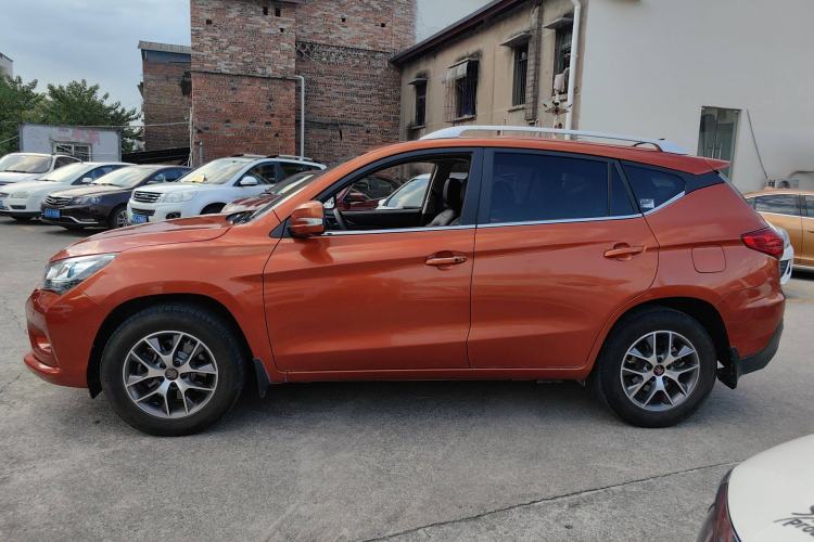 Used BYD Song 2016 GaiShi Edition 1.5TI Manual Elite Model Left Side