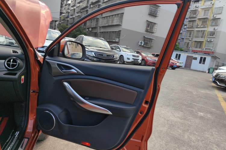 Used BYD Song 2016 GaiShi Edition 1.5TI Manual Elite Model Right Front Door Interior