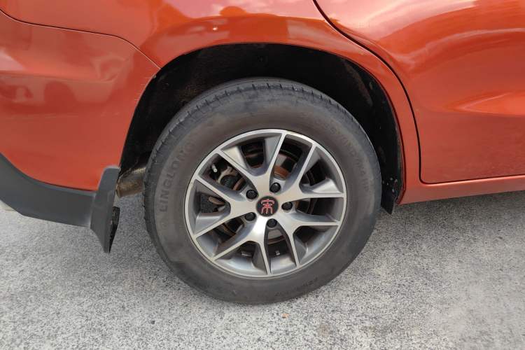 Used BYD Song 2016 GaiShi Edition 1.5TI Manual Elite Model Right Rear Wheel Hub