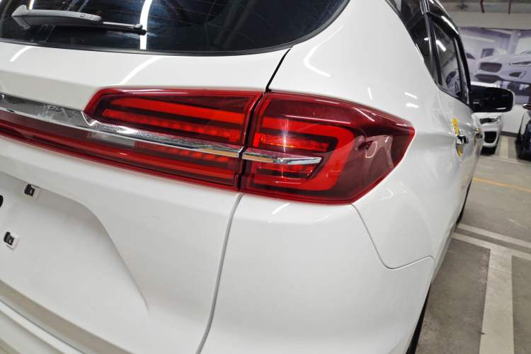 Used BYD Song 2021 Classic Edition 1.5T Automatic Elite Model Exterior 6