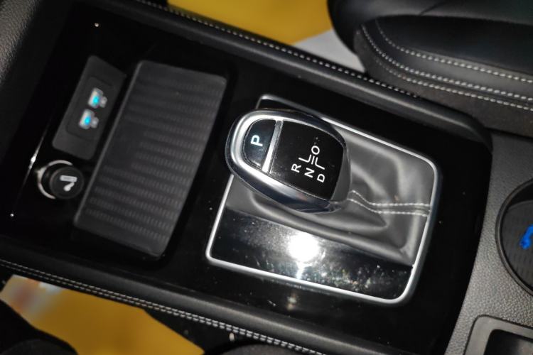 Used BYD Song 2021 Classic Edition 1.5T Automatic Elite Model Gear Lever