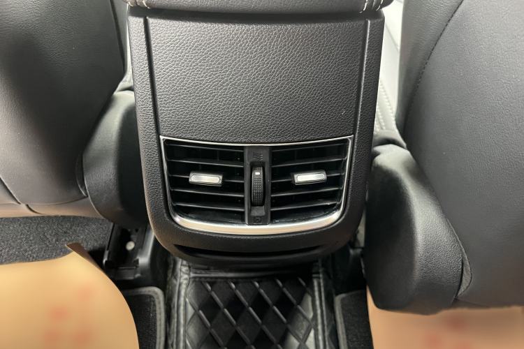 Used BYD Song 2021 Classic Edition 1.5T Automatic Elite Model Interior 10
