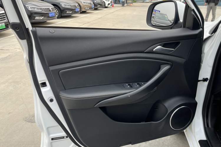 Used BYD Song 2021 Classic Edition 1.5T Automatic Elite Model Interior 11