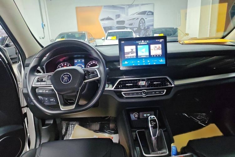 Used BYD Song 2021 Classic Edition 1.5T Automatic Elite Model Interior 2