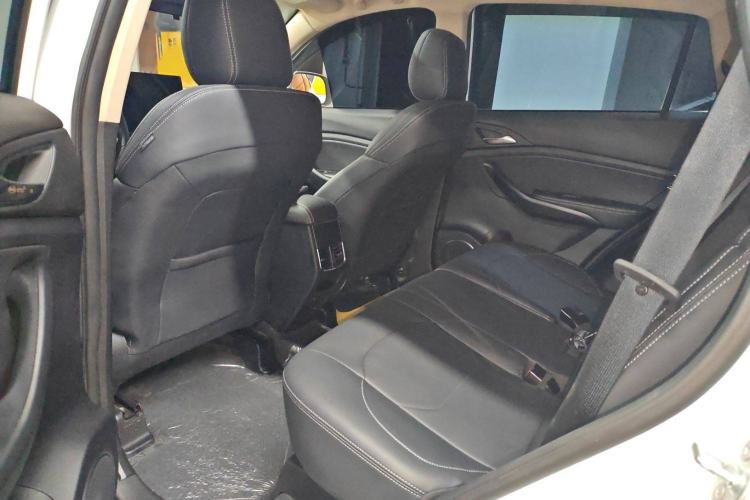 Used BYD Song 2021 Classic Edition 1.5T Automatic Elite Model Interior 4