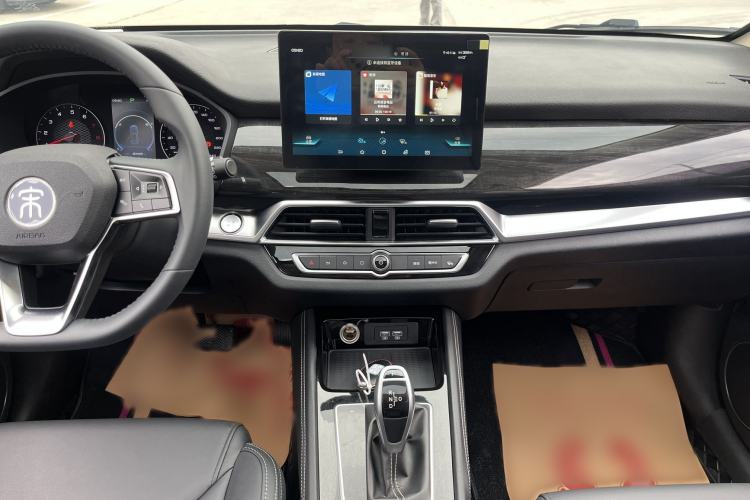 Used BYD Song 2021 Classic Edition 1.5T Automatic Elite Model Interior 4
