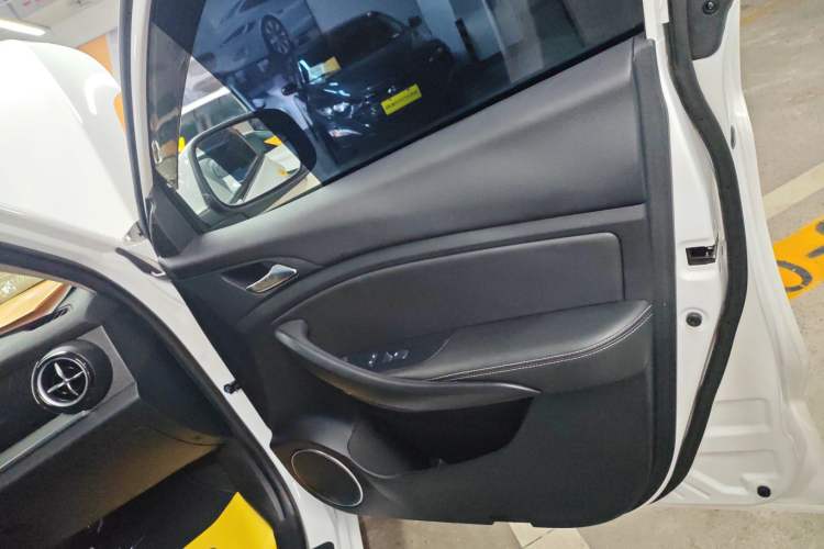 Used BYD Song 2021 Classic Edition 1.5T Automatic Elite Model Interior 5