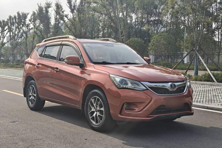 Used BYD Song 2016 GaiShi Edition 1.5TID Automatic Elite Model Exterior 2