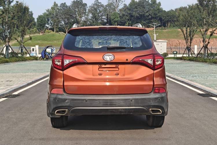 Used BYD Song 2016 GaiShi Edition 1.5TID Automatic Elite Model Exterior 4
