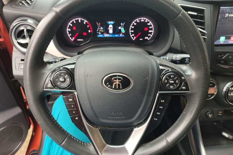 Used BYD Song 2016 GaiShi Edition 1.5TI Manual Elite Model Interior 2