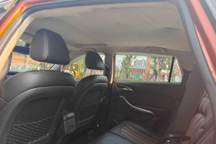 Used BYD Song 2016 GaiShi Edition 1.5TID Automatic Elite Model Interior 6