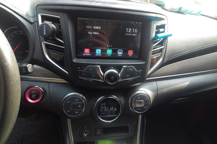 Used BYD Song 2016 Gaishi Edition 1.5TID Automatic Luxury Model Audio And AC Panel