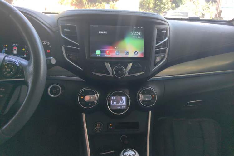 Used BYD Song 2016 GaiShi Edition 1.5TI Manual Elite Model Audio And AC Panel