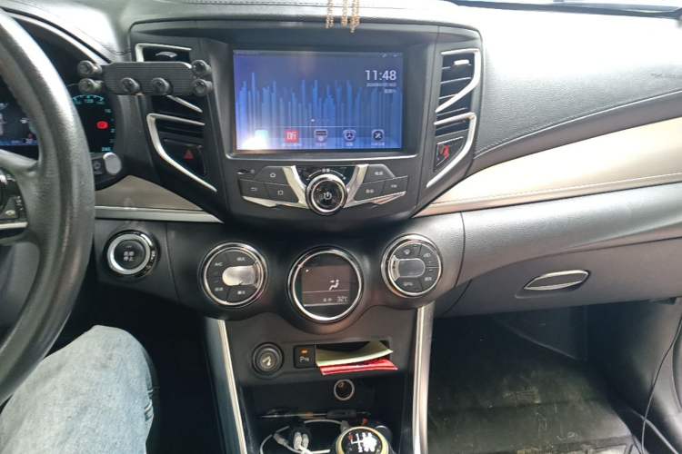 Used BYD Song 2016 1.5TI Manual Luxury Model Audio And AC Panel