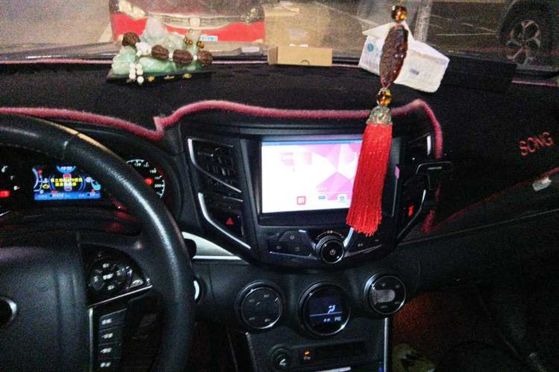 Used BYD Song 2016 GaiShi Edition 1.5TI Manual Elite Model Audio And AC Panel