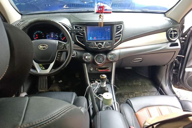 Used BYD Song 2016 1.5TI Manual Luxury Model Center Console