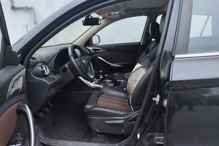 Used BYD Song 2016 GaiShi Edition 1.5TI Manual Elite Model Driver Seat