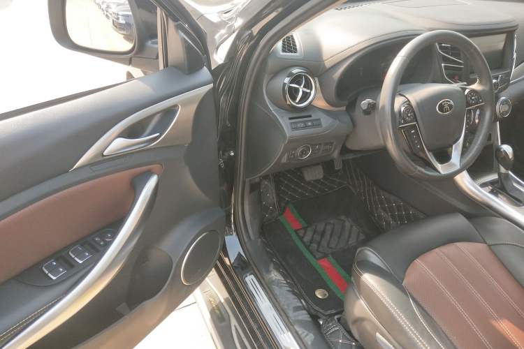 Used BYD Song 2016 GaiShi Edition 1.5TID Automatic Elite Model Driver Seat