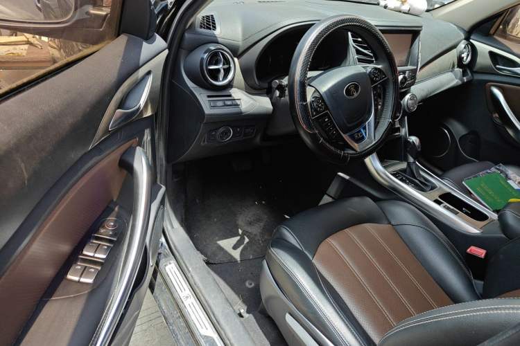 Used BYD Song 2016 GaiShi Edition 1.5TID Automatic Elite Model Driver Seat
