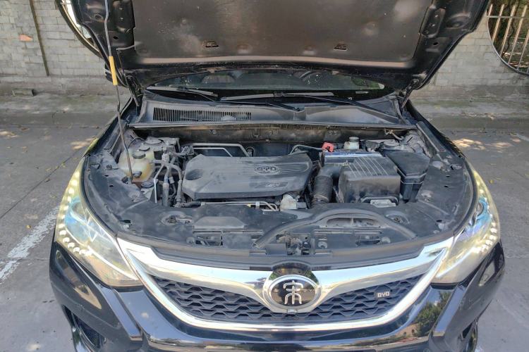 Used BYD Song 2016 GaiShi Edition 1.5TI Manual Elite Model Engine Bay