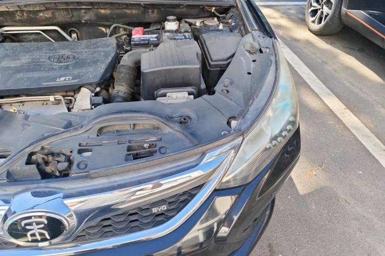 Used BYD Song 2016 Gaishi Edition 1.5TI Manual Haoya Model Engine Bay Left
