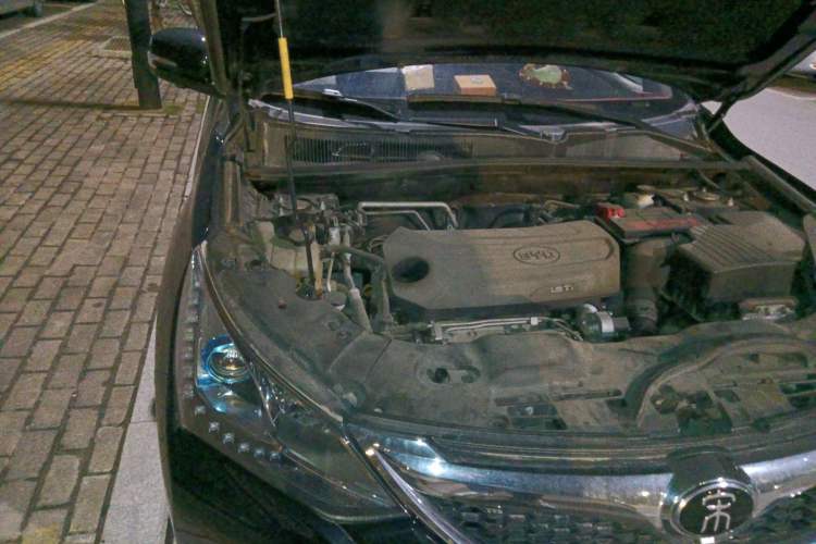 Used BYD Song 2016 GaiShi Edition 1.5TI Manual Elite Model Engine Bay Right
