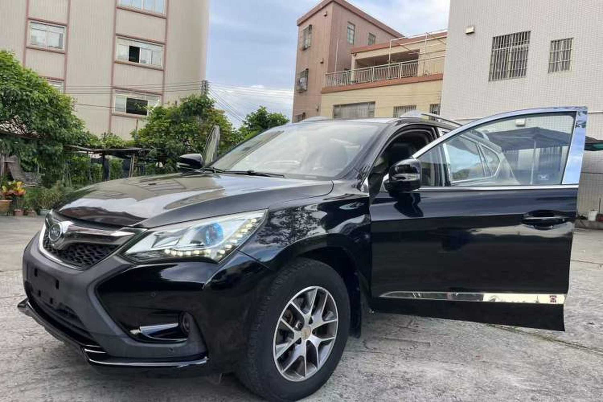Used BYD Song 2016 1.5TI Manual Luxury Model Exterior 3
