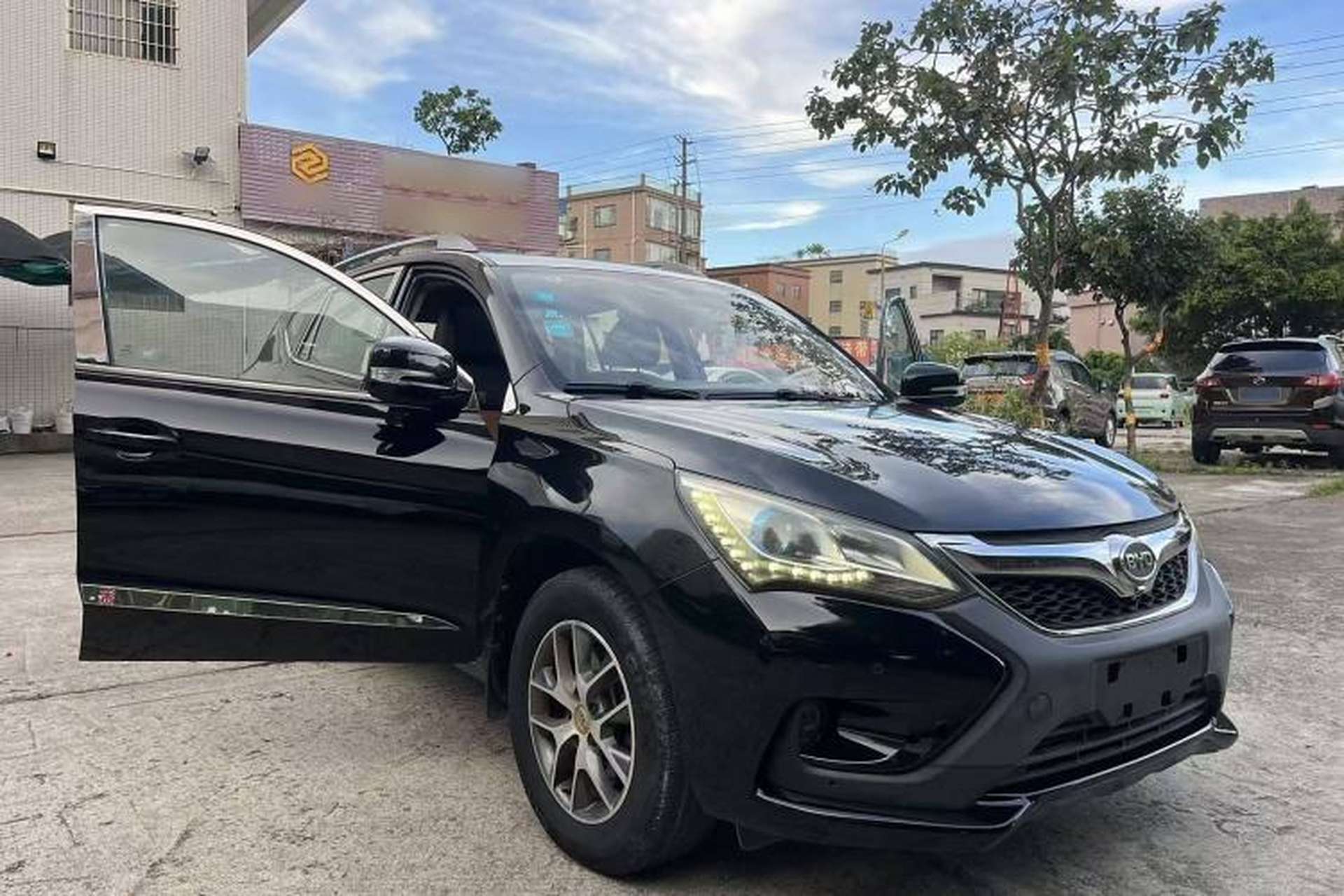 Used BYD Song 2016 1.5TI Manual Luxury Model Exterior 5
