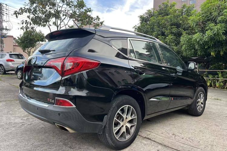 Used BYD Song 2016 1.5TI Manual Luxury Model Exterior 8