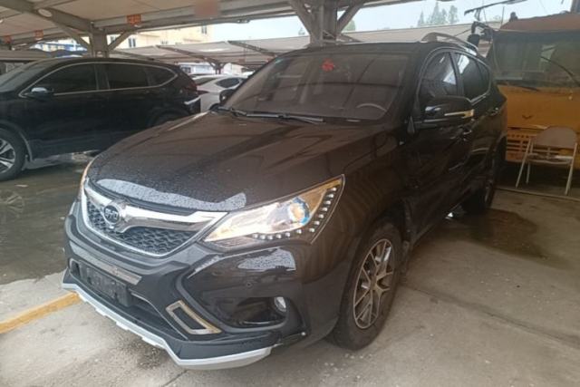 BYD Song 2016 1.5TI Manual Luxury Model de segunda mano