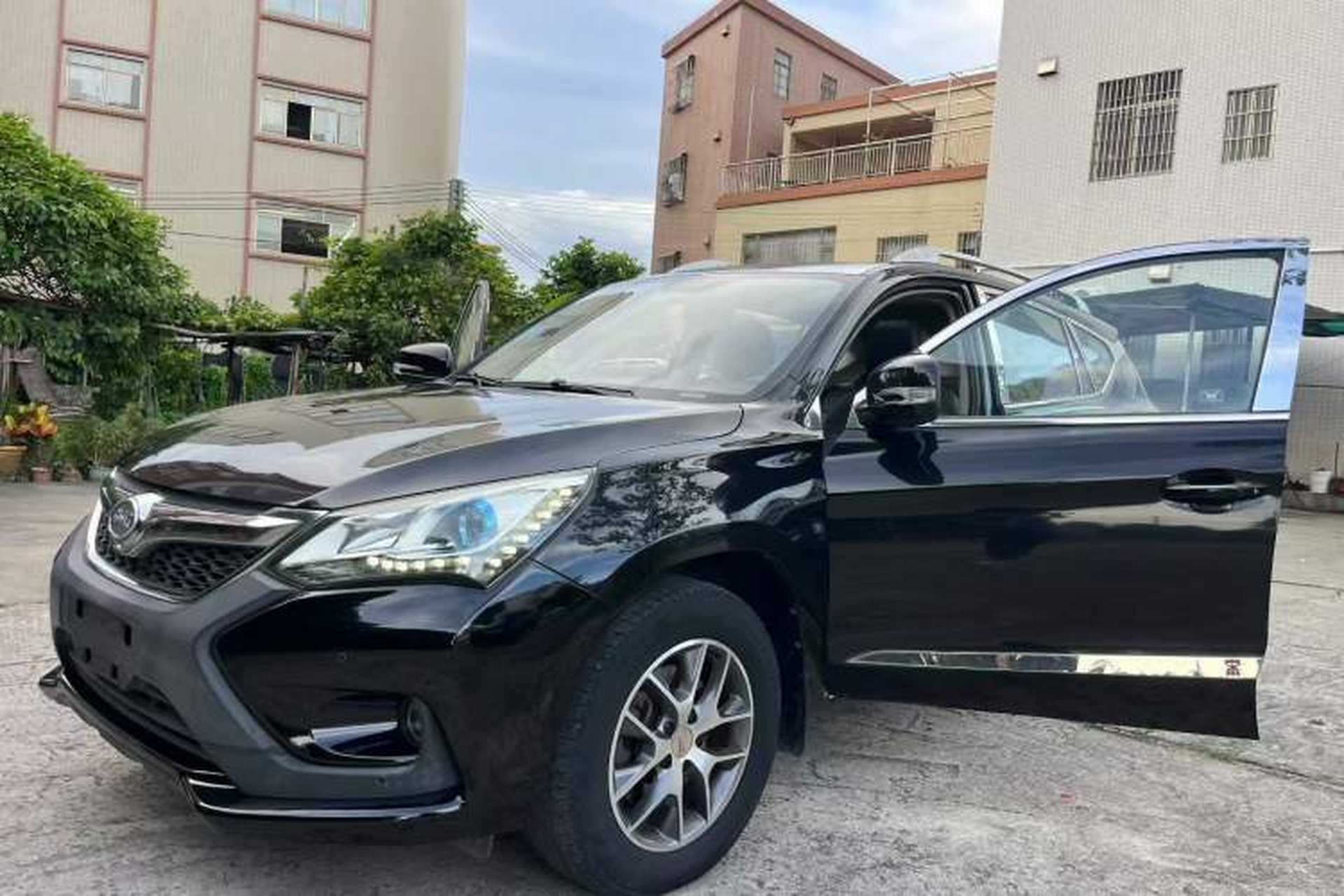 Used BYD Song 2016 1.5TI Manual Luxury Model Front Left 45 Deg