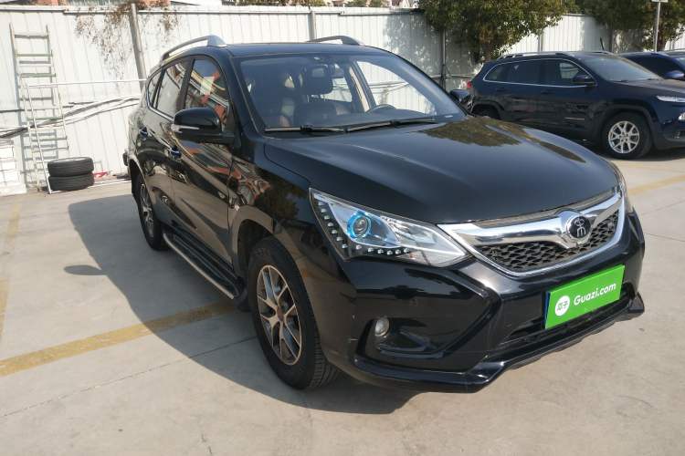 Used BYD Song 2016 GaiShi Edition 1.5TID Automatic Elite Model Front Right 45 Deg