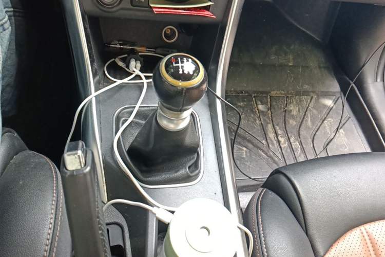 Used BYD Song 2016 1.5TI Manual Luxury Model Gear Lever