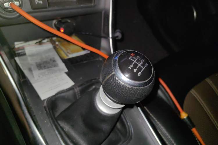 Used BYD Song 2016 GaiShi Edition 1.5TI Manual Elite Model Gear Lever