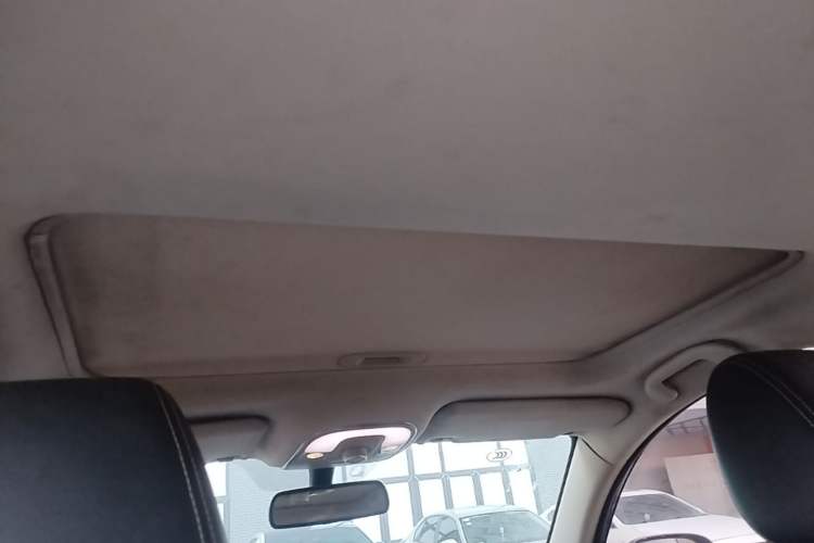 Used BYD Song 2016 GaiShi Edition 1.5TI Manual Elite Model Headliner