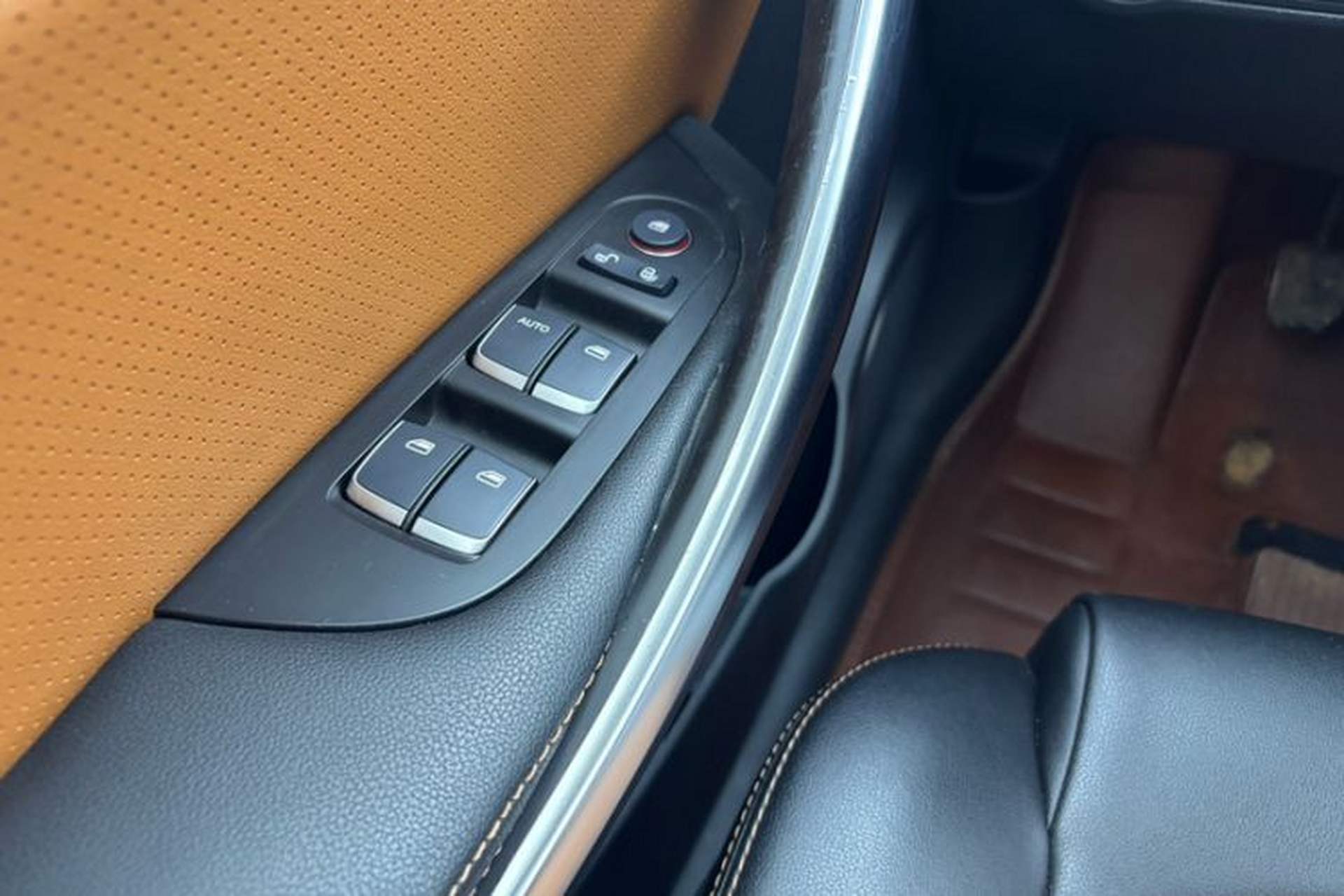 Used BYD Song 2016 1.5TI Manual Luxury Model Interior 3
