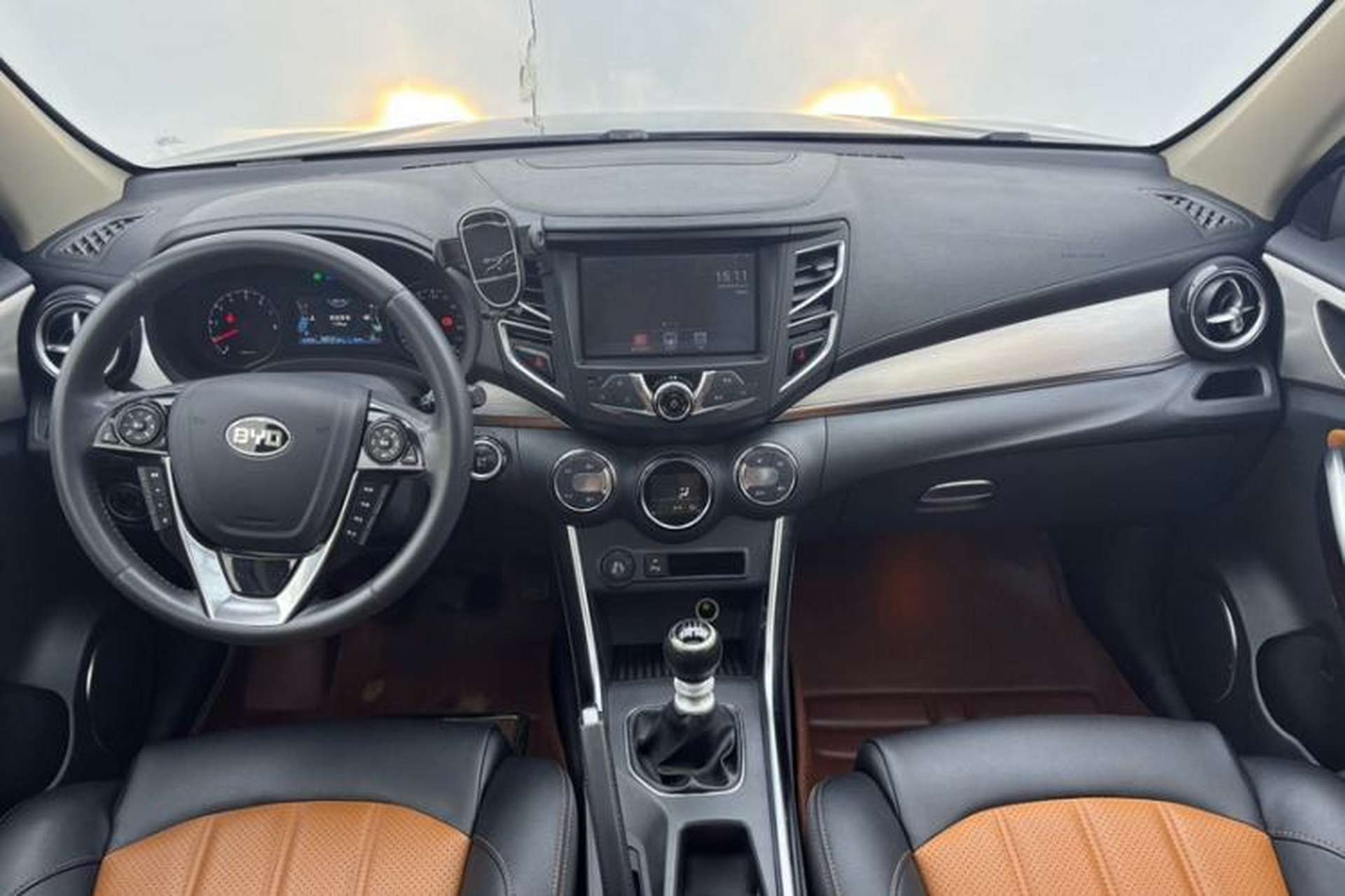 Used BYD Song 2016 1.5TI Manual Luxury Model Interior 5