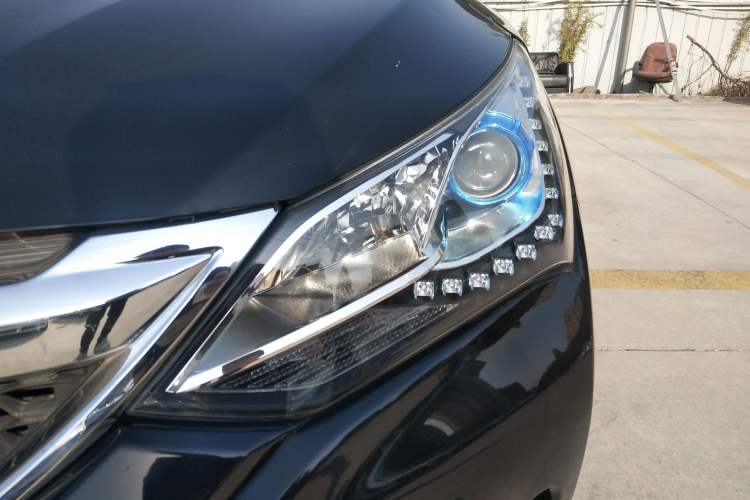 Used BYD Song 2016 GaiShi Edition 1.5TID Automatic Elite Model Left Front Headlight