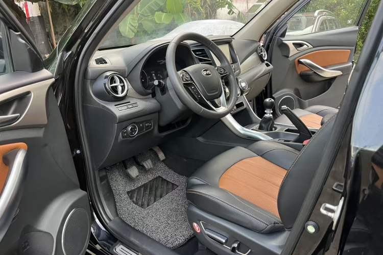 Used BYD Song 2016 1.5TI Manual Luxury Model Left Front Seat
