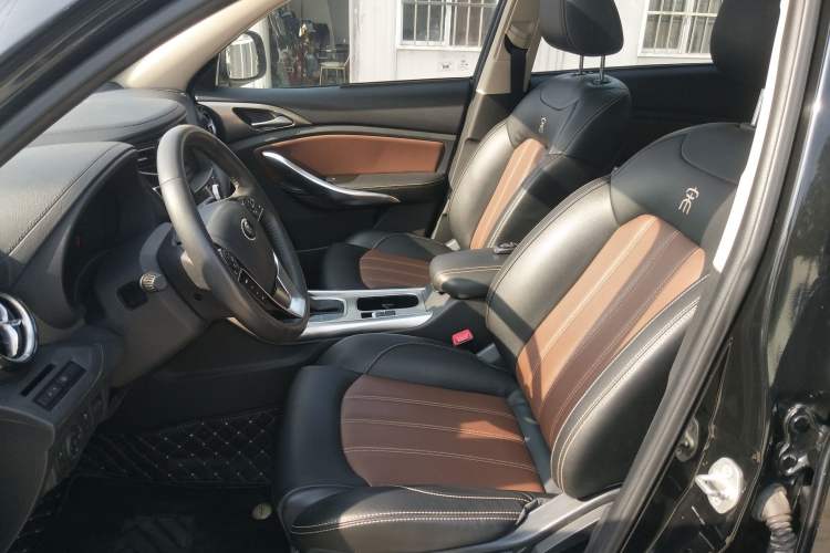 Used BYD Song 2016 GaiShi Edition 1.5TID Automatic Elite Model Left Front Seat