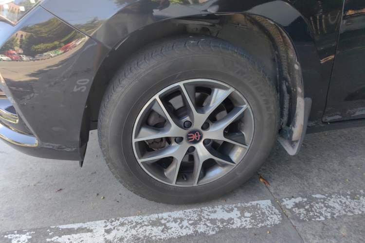 Used BYD Song 2016 GaiShi Edition 1.5TI Manual Elite Model Left Front Wheel Hub