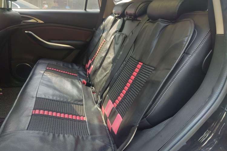 Used BYD Song 2016 Gaishi Edition 1.5TID Automatic Luxury Model Left Rear Seat